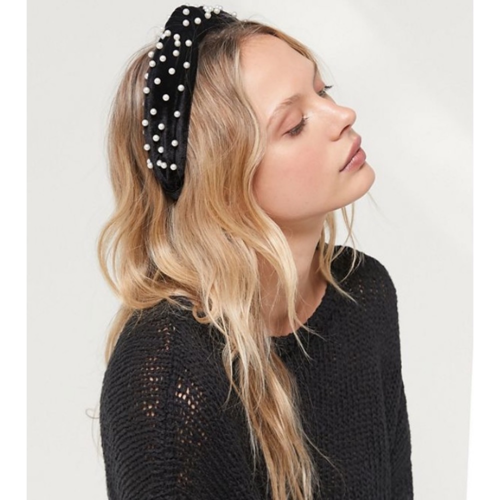 UO PEARL HEADBAND